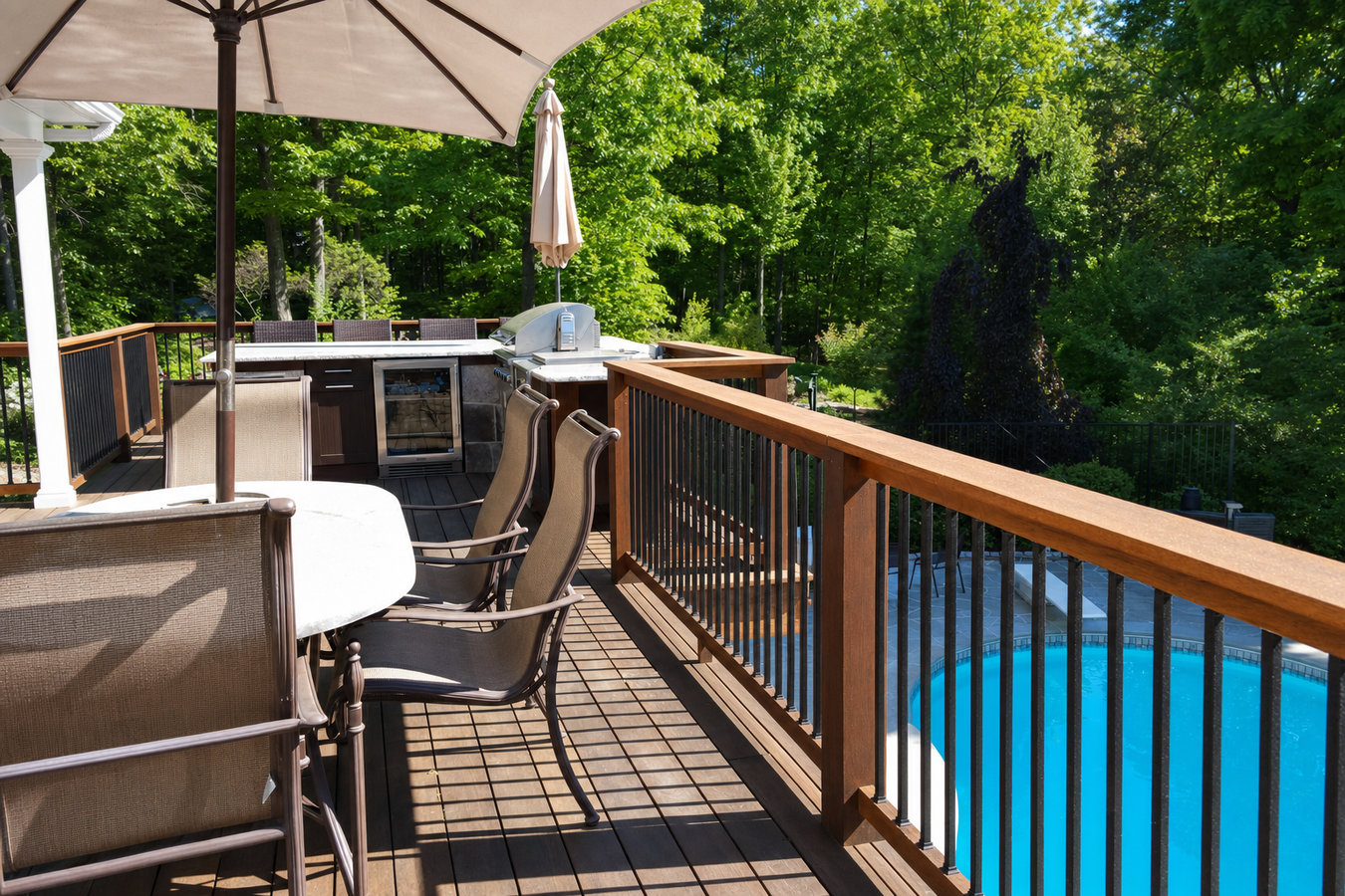 Outdoor kitchen decks